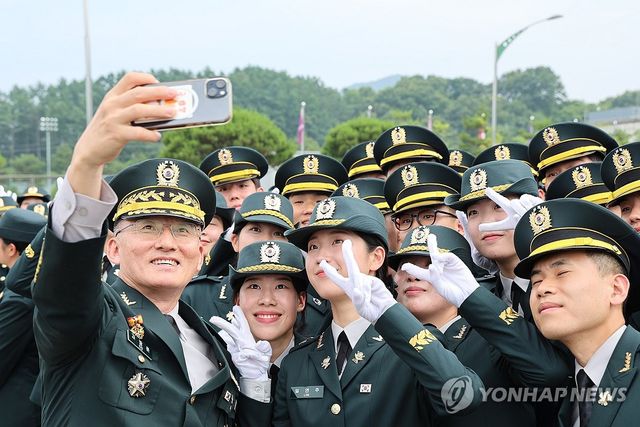 육군, '2025년 대한민국 육군장교 통합임관식' 실시