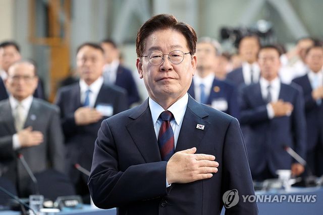 이재명 대통령, 제1회 미래국방전략위원회 주재