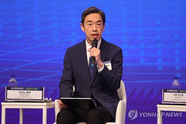 발언하는 니시노 준야 일본 게이오대 정치학과 교수