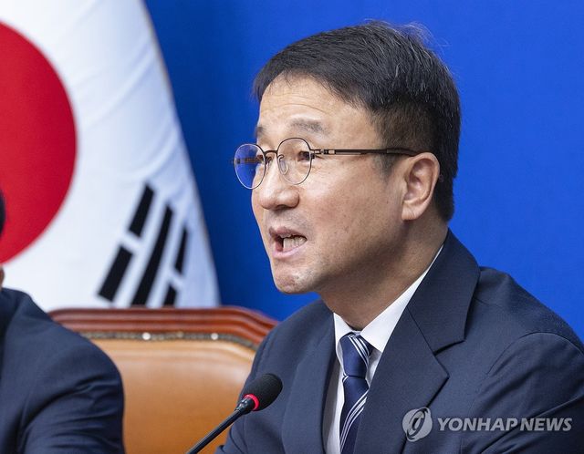 최고위원회의에서 발언하는 한병도