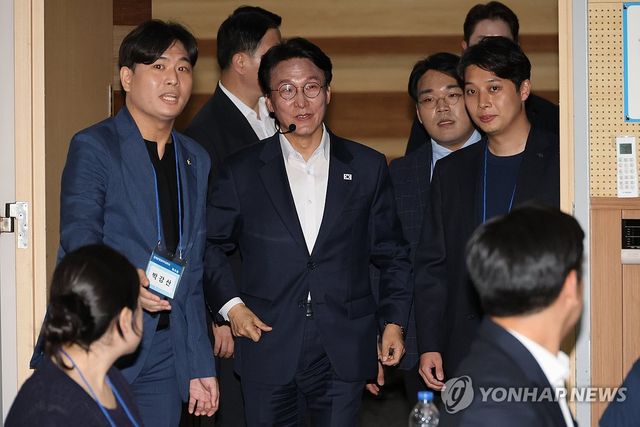 김대중정치학교 특강 나서는 김민석 총리