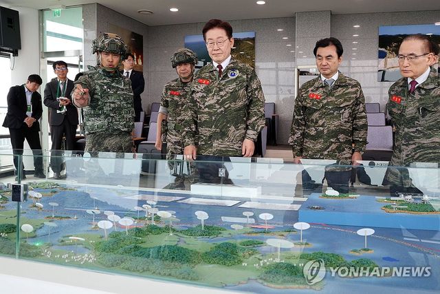 이재명 대통령, 연평도 평화전망대 시찰