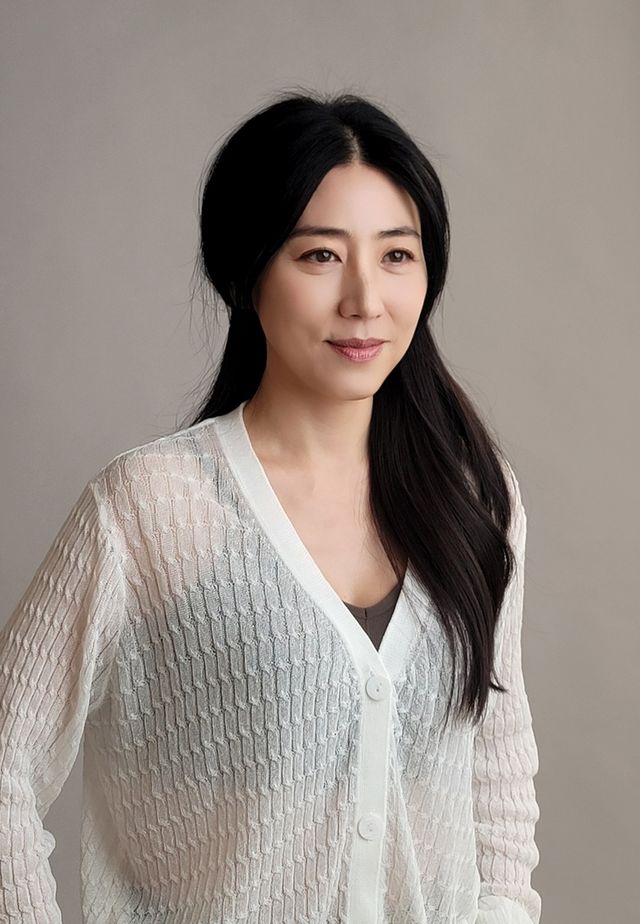 배우 최반야