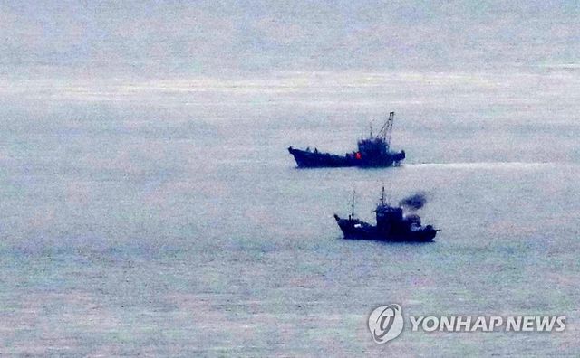 연평도 서해 북방한계선서 조업하는 중국어선들