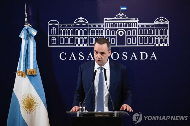 마누엘 아도르니 아르헨티나 수석장관