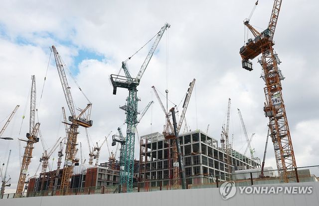 분주한 용인반도체클러스터 공사현장