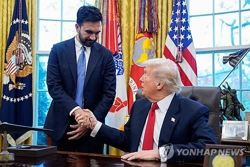 당선 후 백악관 집무실 방문한 맘다니(2025년 11월)