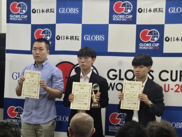 왼쪽부터 권효진, 김승구, 김승진