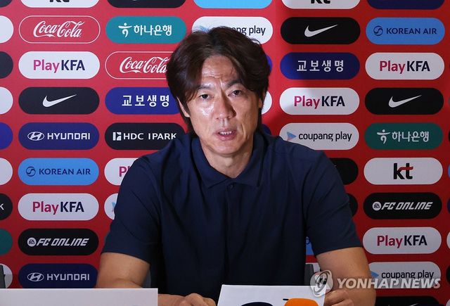 사퇴 기자회견 하는 홍명보 감독