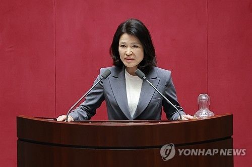 국회 입성한 국민의힘 이진숙 의원