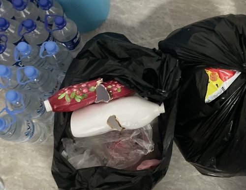 수용자들이 마약 밀반입에 사용됐다고 주장하는 샴푸통의 모습