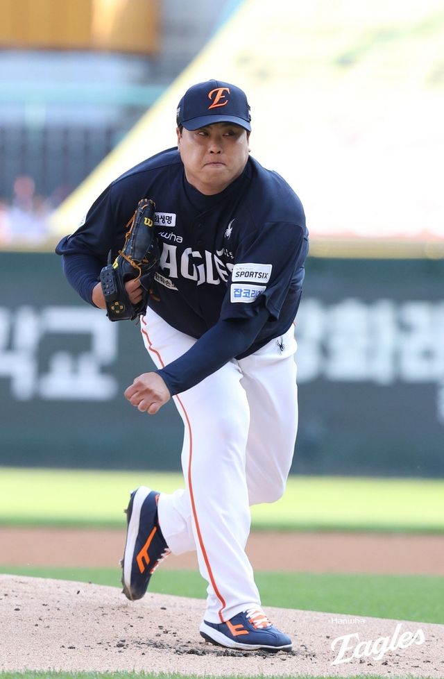 역투하는 류현진