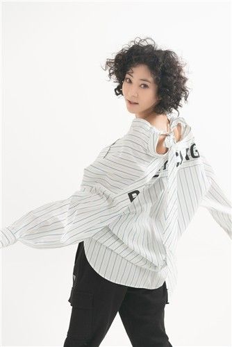 배우 겸 DJ 이본