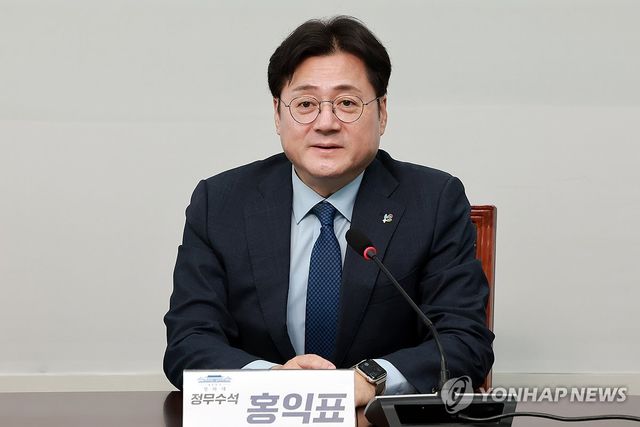 인사말하는 홍익표 청와대 정무수석
