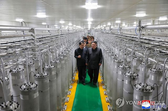 북한 김정은, 새 핵물질 생산공장 시찰