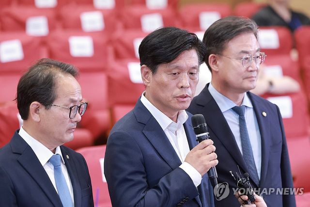 민주당 조승래 본부장, 지선 현안 관련 브리핑