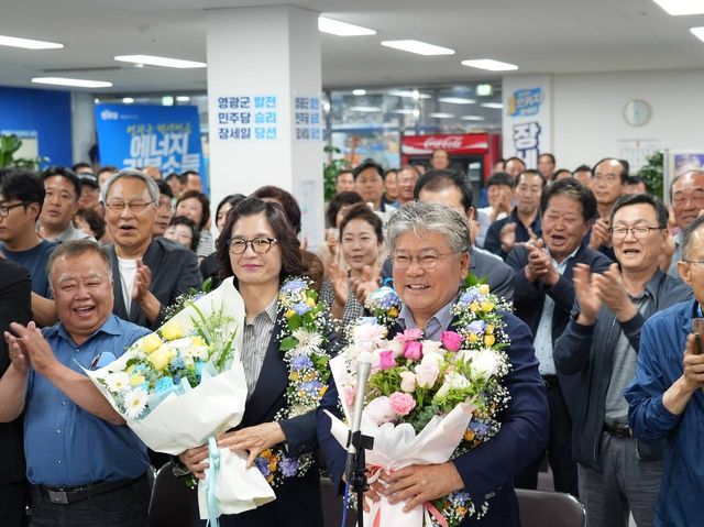 당선 축하하는 장세일 후보