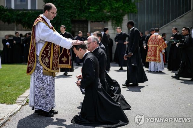 6월 29일 열린 성비오10세회 사제 서품식