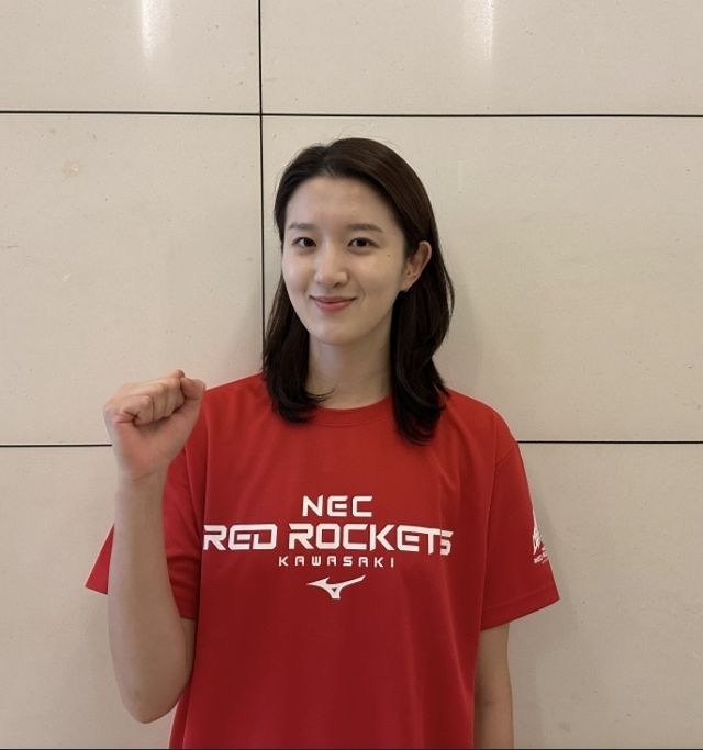 일본 SV리그 NEC 레드로케츠 가와사키 유니폼을 입은 이다현