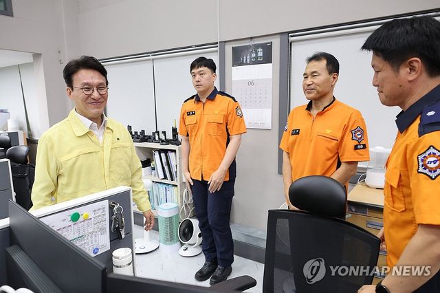 송파소방서 방문한 김민석 국무총리