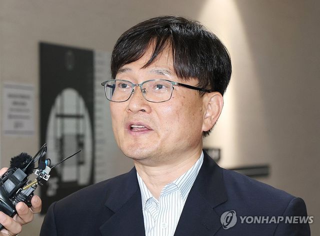 질문에 답변하는 이규연 광주일고 교장