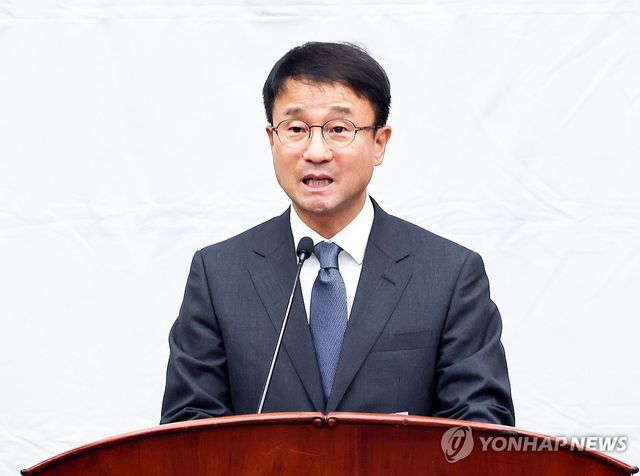 의원총회에서 발언하는 한병도 대표 직무대행