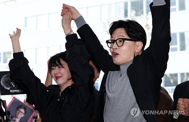 인사하는 한동훈-배현진