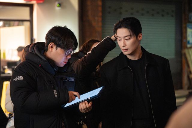 SBS '멋진 신세계' 한태섭 감독과 배우 허남준(왼쪽부터)