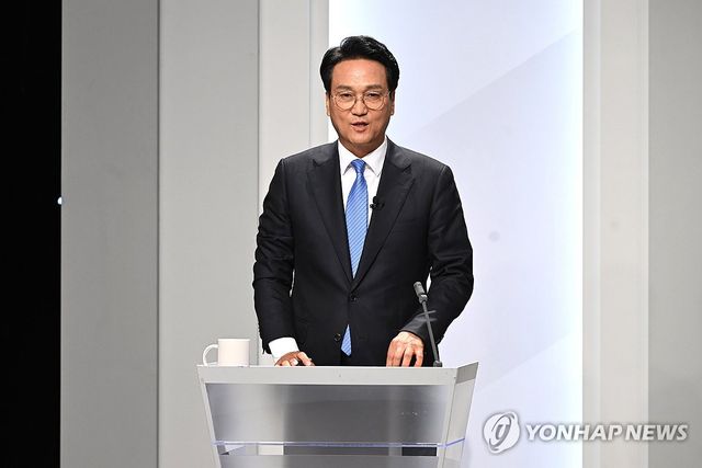 토론회 참석한 안민석 후보