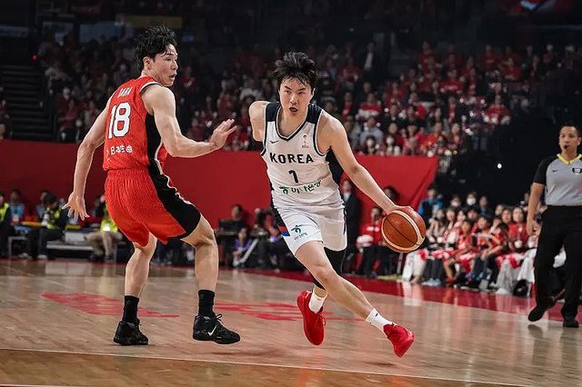 돌파하는 이현중