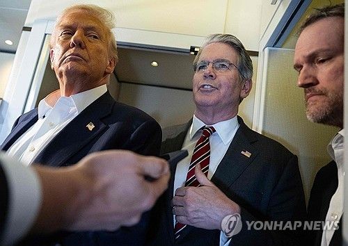 도널드 트럼프 미국 대통령과 스콧 베선트 재무장관