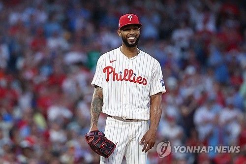 50⅔이닝 만에 실점한 뒤 기립 박수를 받은 산체스