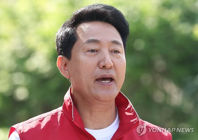 기자간담회하는 오세훈 후보