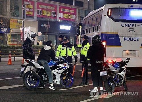 폭주운전 단속하는 충남경찰청