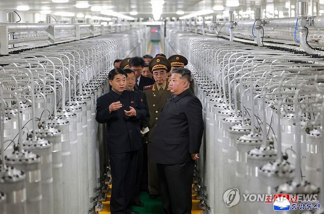 북한 김정은, 새 핵물질 생산공장 시찰