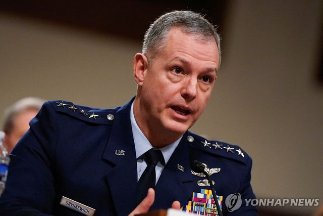 미국 공군 대장인 알렉서스 그린케위치 미국 유럽사령관
