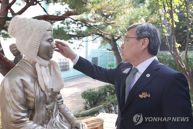 정근식 서울시교육감, 평화의 소녀상 철거 집회 예고 학교 방문