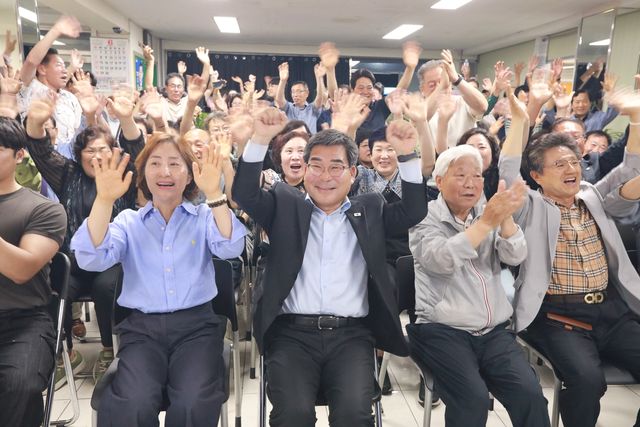 확호하는 박종원 담양군수 당선인