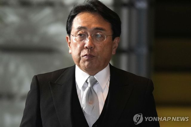 아카자와 료세이 일본 경제산업상