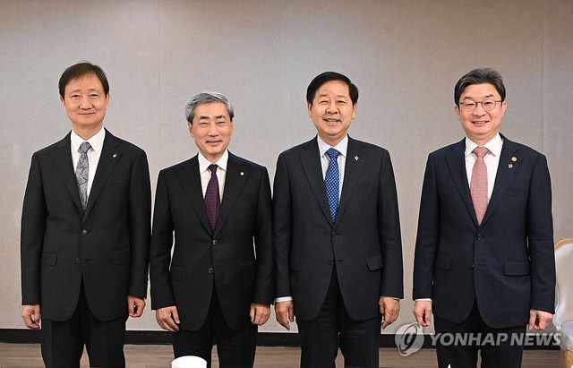 구윤철 부총리, 시장상황점검회의 참석