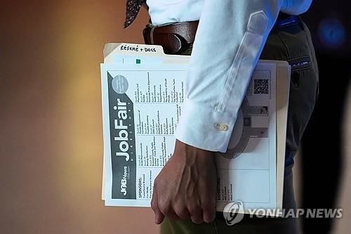 미 플로리다주 한 채용박람회의 구직자