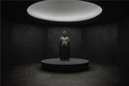 국보 '경주 백률사 금동약사여래입상'