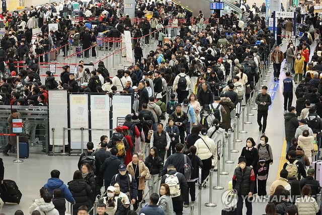 공항 해외여행객