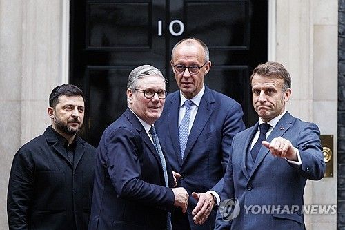 지난해 12월 초 런던에 모인 네 정상