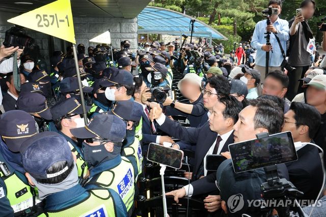송파 개표소 찾은 장동혁 대표
