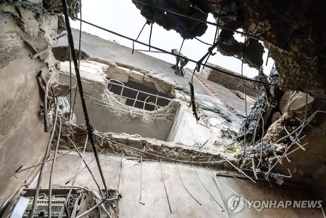 러시아산 드론에 파괴된 루마니아 아파트