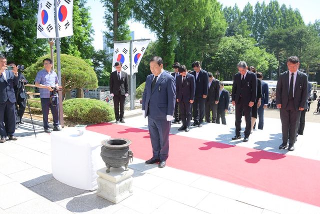 세종시 조치원읍 충령탑에서 열린 현충일 추념식