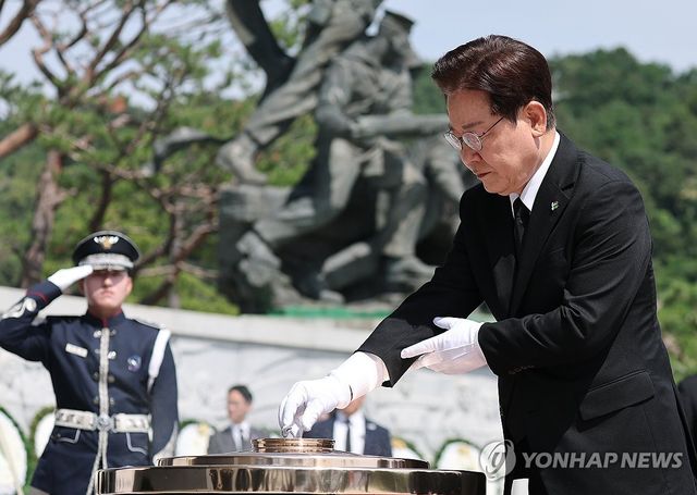 분향하는 이재명 대통령