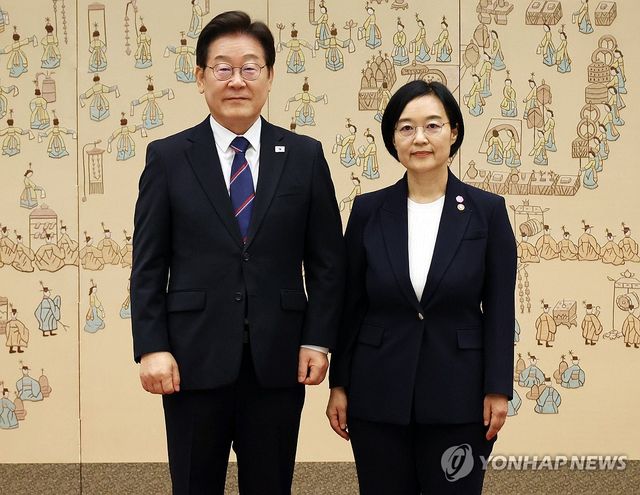 이 대통령, 국무총리 후보자에 한성숙 장관 지명