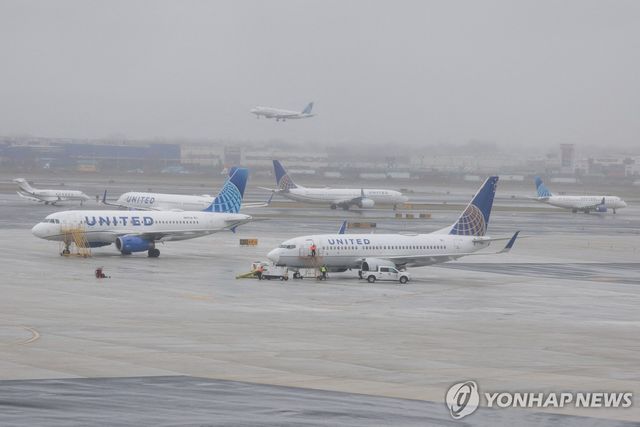 뉴욕 공항의 항공기